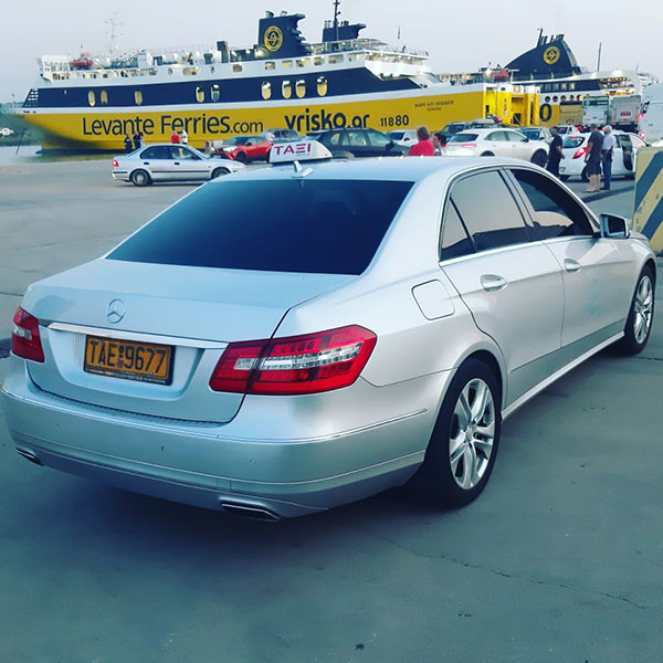 TAXI AMALIADAS: Φωτογραφίες & Βίντεο