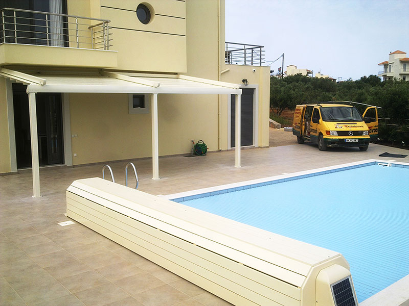 System of automated awning-pergola, with a motor and interior LED lighting