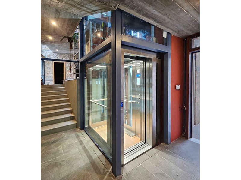TEON ELEVATORS: Φωτογραφίες & Βίντεο