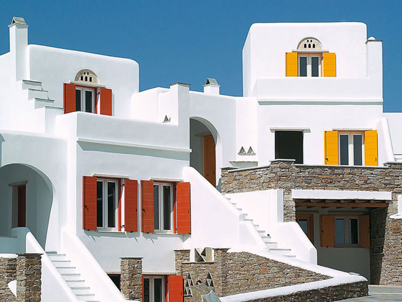 Κουφώματα σε εξοχικές κατοικίες στην Τήνο