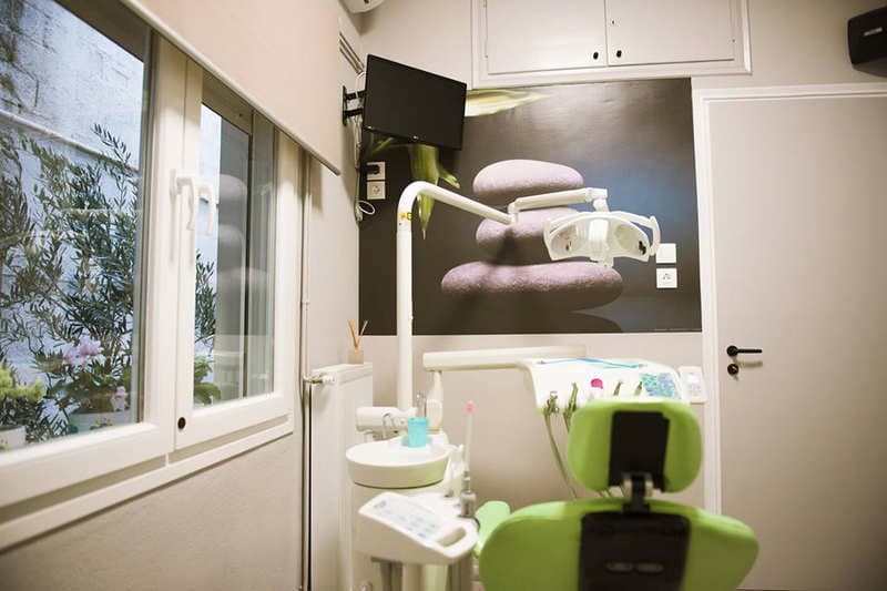 THEODOROU LEONIDAS DDS, MClinDent: Φωτογραφίες & Βίντεο