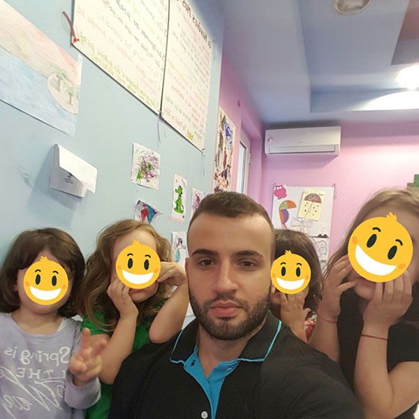 Δημιουργική απασχόληση με ομάδα παιδιών