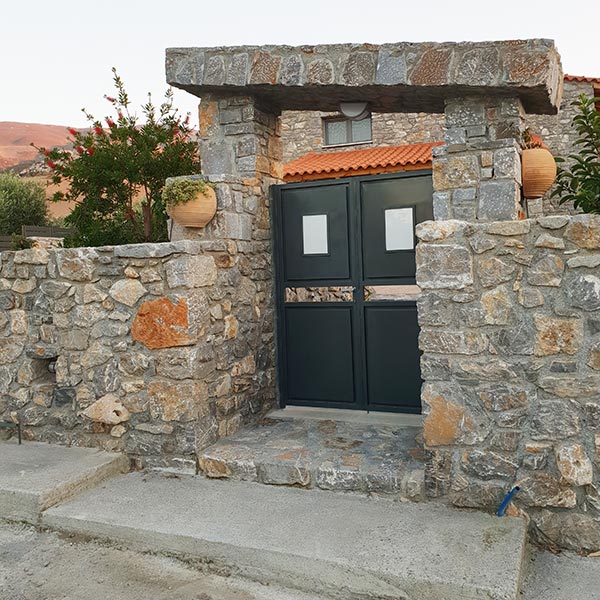 THERGIAKI MARINA: Φωτογραφίες & Βίντεο