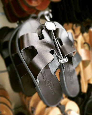 THE SANDAL'S SHOP OF PATRAS - ΑΛΕΞΟΠΟΥΛΟΣ ΜΑΡΙΟΣ: Φωτογραφίες & Βίντεο