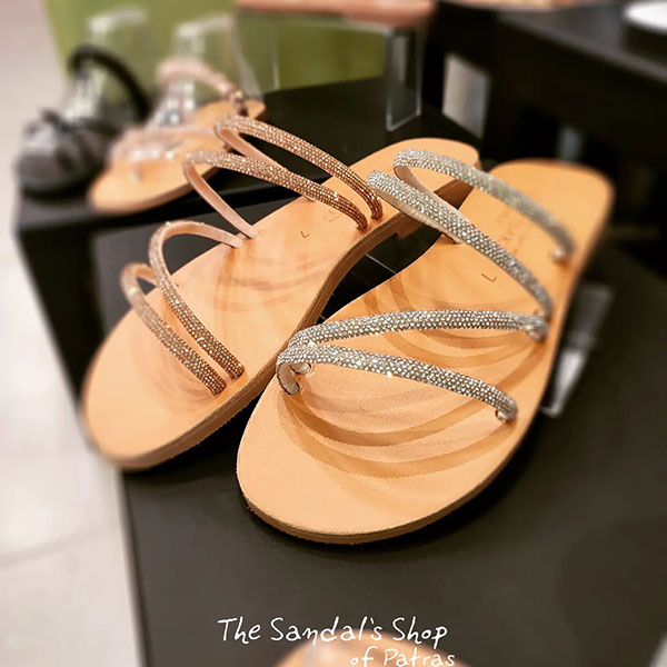 THE SANDAL'S SHOP OF PATRAS - ΑΛΕΞΟΠΟΥΛΟΣ ΜΑΡΙΟΣ: Φωτογραφίες & Βίντεο