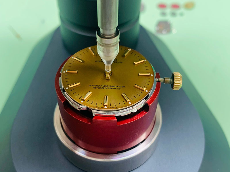 THE WATCHMAKER: Φωτογραφίες & Βίντεο