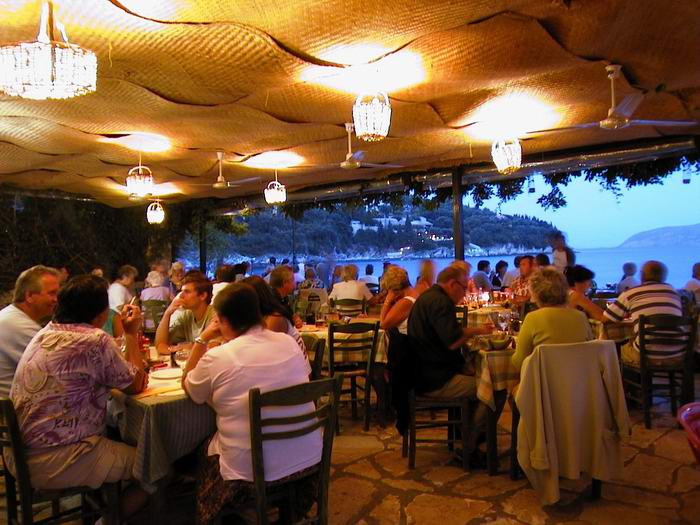THOMAS'S PLACE TRADITIONAL BEACHSIDE TAVERNA: Φωτογραφίες & Βίντεο