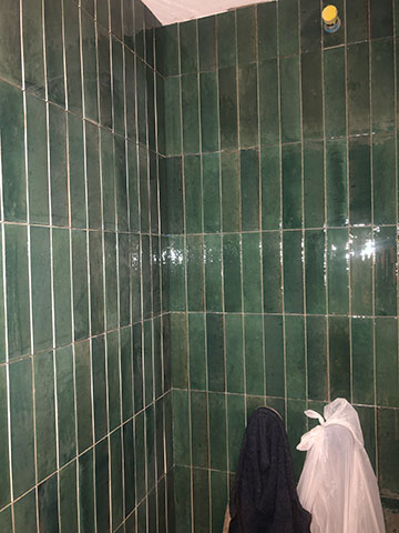 TILES A MARBLE - ΜΠΟΛΑΝΟ: Φωτογραφίες & Βίντεο