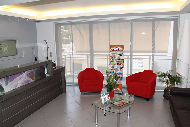TOOTHCARE - ΣΠΙΝΟΣ ΠΕΤΡΟΣ DDS, MSc: Φωτογραφίες & Βίντεο