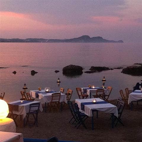 TO PALIO NISAKI: Φωτογραφίες & Βίντεο
