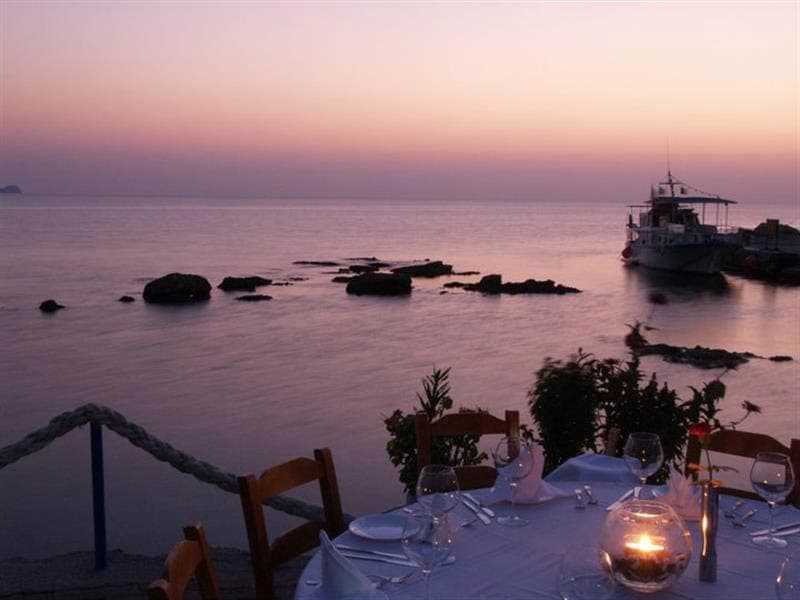 TO PALIO NISAKI: Φωτογραφίες & Βίντεο