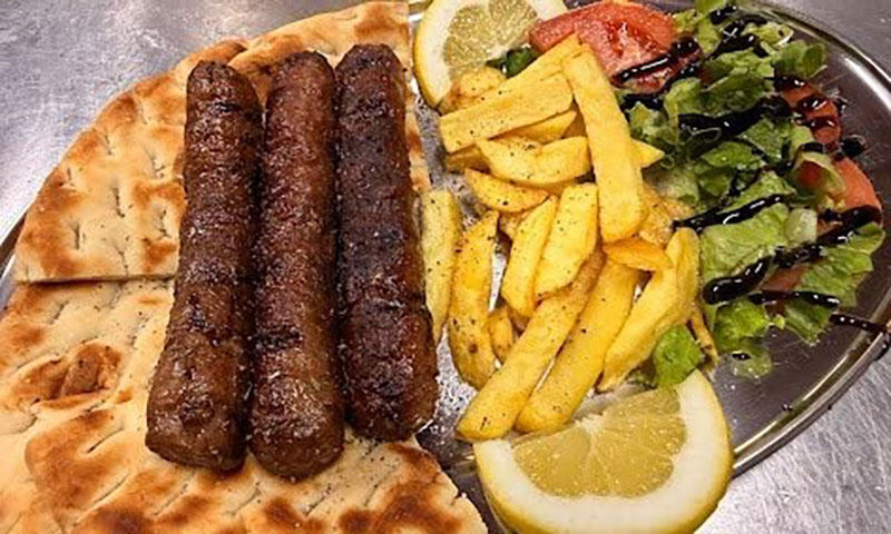ΤΟ ΣΤΕΚΙ ΤΟΥ ΚΑΤΣΑ: Φωτογραφίες & Βίντεο