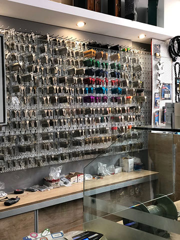 TSIOUKIS LOCKS: Φωτογραφίες & Βίντεο