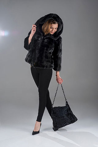 TZELALIS FURS: Φωτογραφίες & Βίντεο
