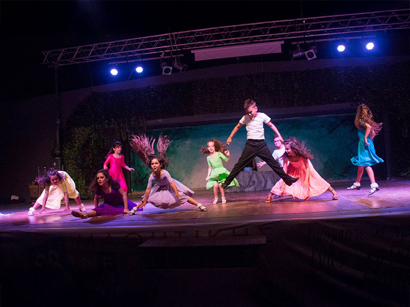 UPPER DANCE STUDIO: Φωτογραφίες & Βίντεο