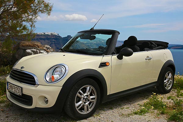 VAZEOS CAR - MOTO RENTAL: Φωτογραφίες & Βίντεο