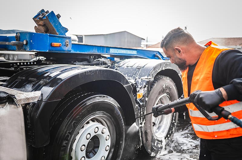 VELVET TRUCK SPA: Φωτογραφίες & Βίντεο