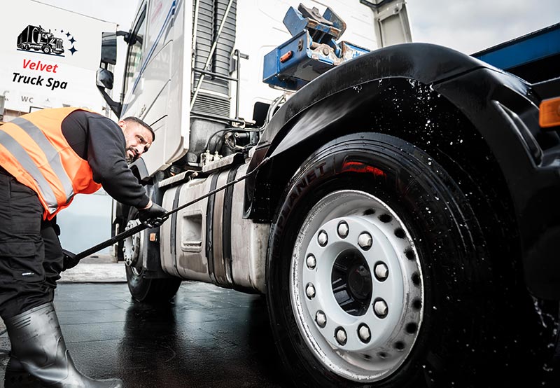 VELVET TRUCK SPA: Φωτογραφίες & Βίντεο
