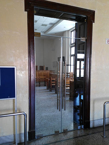 Γυάλινες Ηχομονωτικές Πόρτες