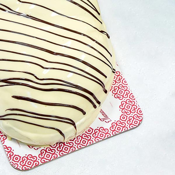 Shortbread with white chocolate and chestnut filling